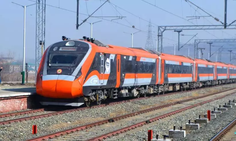 ട്രെയിൻ യാത്രക്കാർക്ക് ആശ്വാസം; എമർജൻസി ക്വാട്ടക്ക് ഇനി നേരത്തെ അപേക്ഷിക്കണം ട്രെയിൻ യാത്രക്കാർക്ക് ആശ്വാസം; എമർജൻസി ക്വാട്ടക്ക് ഇനി നേരത്തെ അപേക്ഷിക്കണം