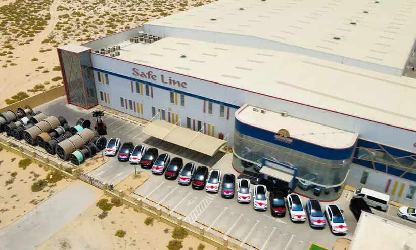 ജീവനക്കാർക്ക് ഇലക്ട്രിക് കാറുകൾ സമ്മാനിച്ച് യു.എ.ഇയിലെ മലയാളി കമ്പനി ജീവനക്കാർക്ക് ഇലക്ട്രിക് കാറുകൾ സമ്മാനിച്ച് യു.എ.ഇയിലെ മലയാളി കമ്പനി