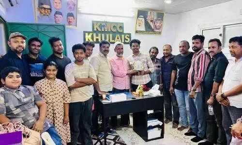 കെ.​എം.​സി.​സി ഖു​ലൈ​സ് എ​ക്‌​സ​ല​ൻ​സ് അ​വാ​ര്‍ഡ് സ​മ്മാ​നി​ച്ചു