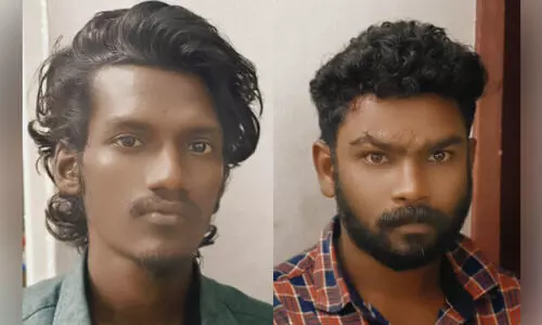 യാത്രക്കാരനെ ആക്രമിച്ച് പരിക്കേൽപിച്ച പ്രതികൾ പിടിയിൽ