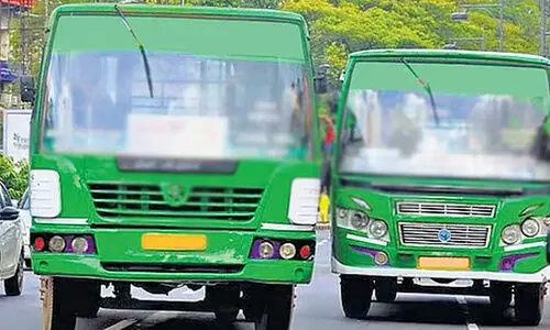 ഭീഷണിയായി ബസുകളുടെ മത്സരയോട്ടം