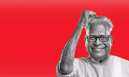 ‘വി.എസ് ഉജ്ജ്വല സമരപാരമ്പര്യത്തിന്റെയും അസാമാന്യ നിശ്ചയദാർഢ്യത്തിന്റെയും പ്രതീകം’; മുൻ മുഖ്യമന്ത്രിയുടെ വിയോഗത്തിൽ അഗാധമായ ദുഃഖം രേഖപ്പെടുത്തി മന്ത്രിസഭായോഗം