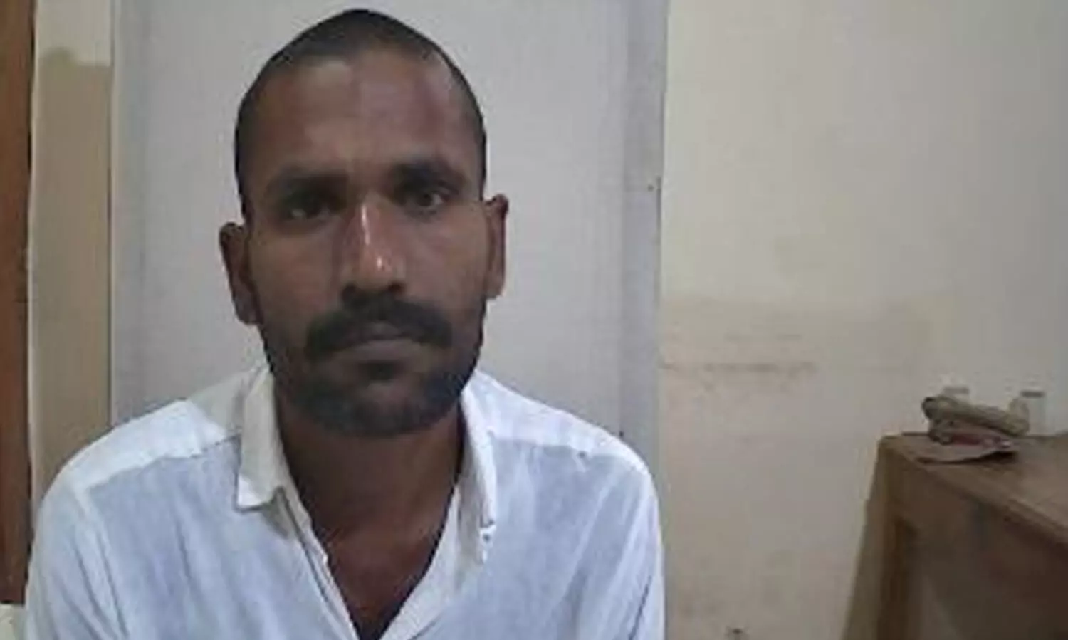 ഈ മുഖം ഓർത്തുവെക്കുക..!; സി 46 ജയിൽവേഷം, ഒരുകൈ മാത്രം; ജയിൽ ചാടിയ ഗോവിന്ദച്ചാമിക്കായി വ്യാപക തിരച്ചിൽ, വിവരം ലഭിക്കുന്നവർ 9446899506 നമ്പറിൽ അറിയിക്കുക