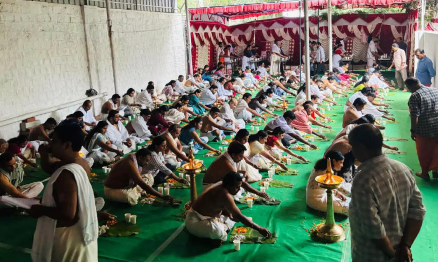 ക​ർ​ക്ക​ട​ക വാ​വ് ബ​ലി​ത​ർ​പ്പ​ണം