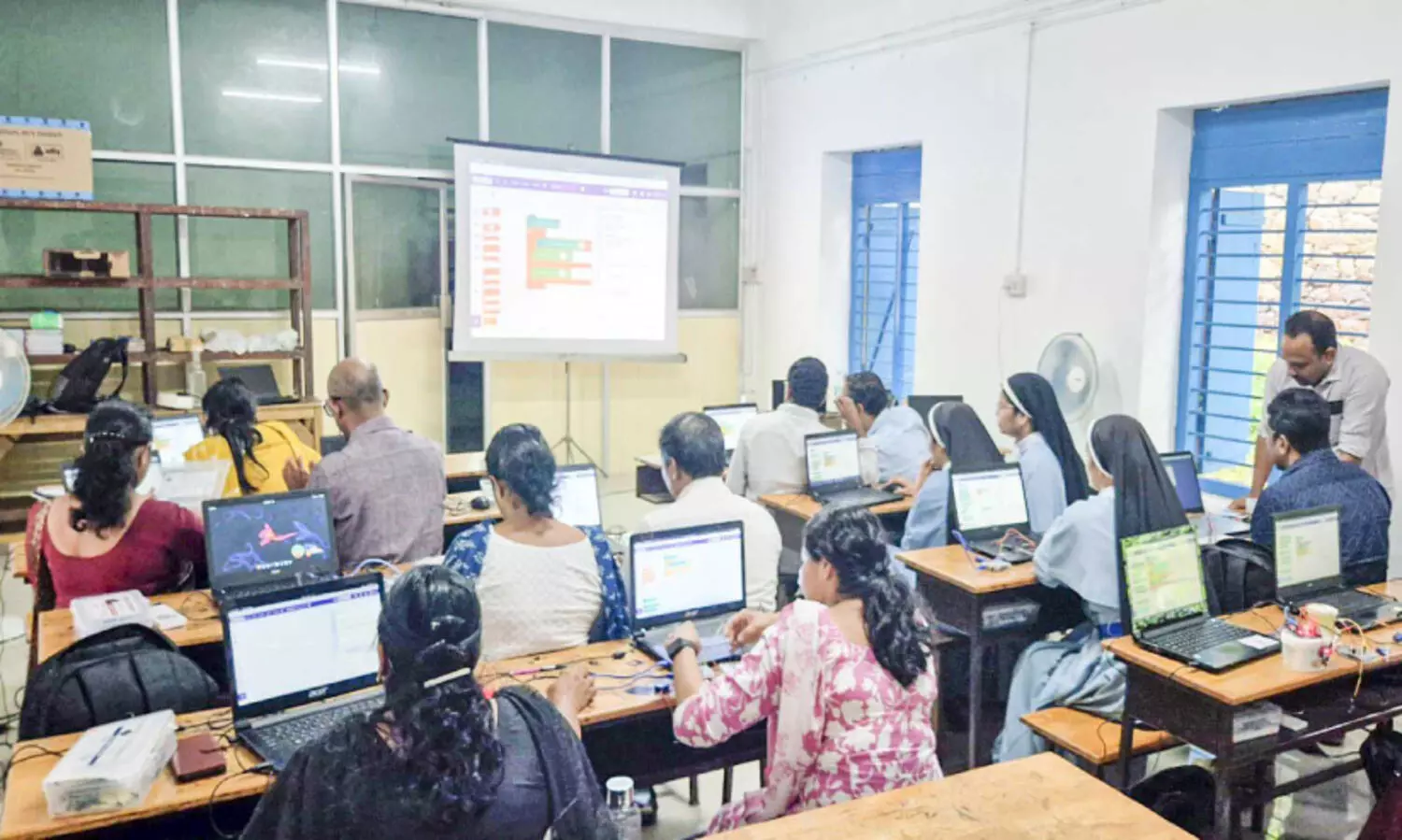 സ്കൂളുകളിൽ ഇനി‘റോബോട്ടിക് വിപ്ലവം’