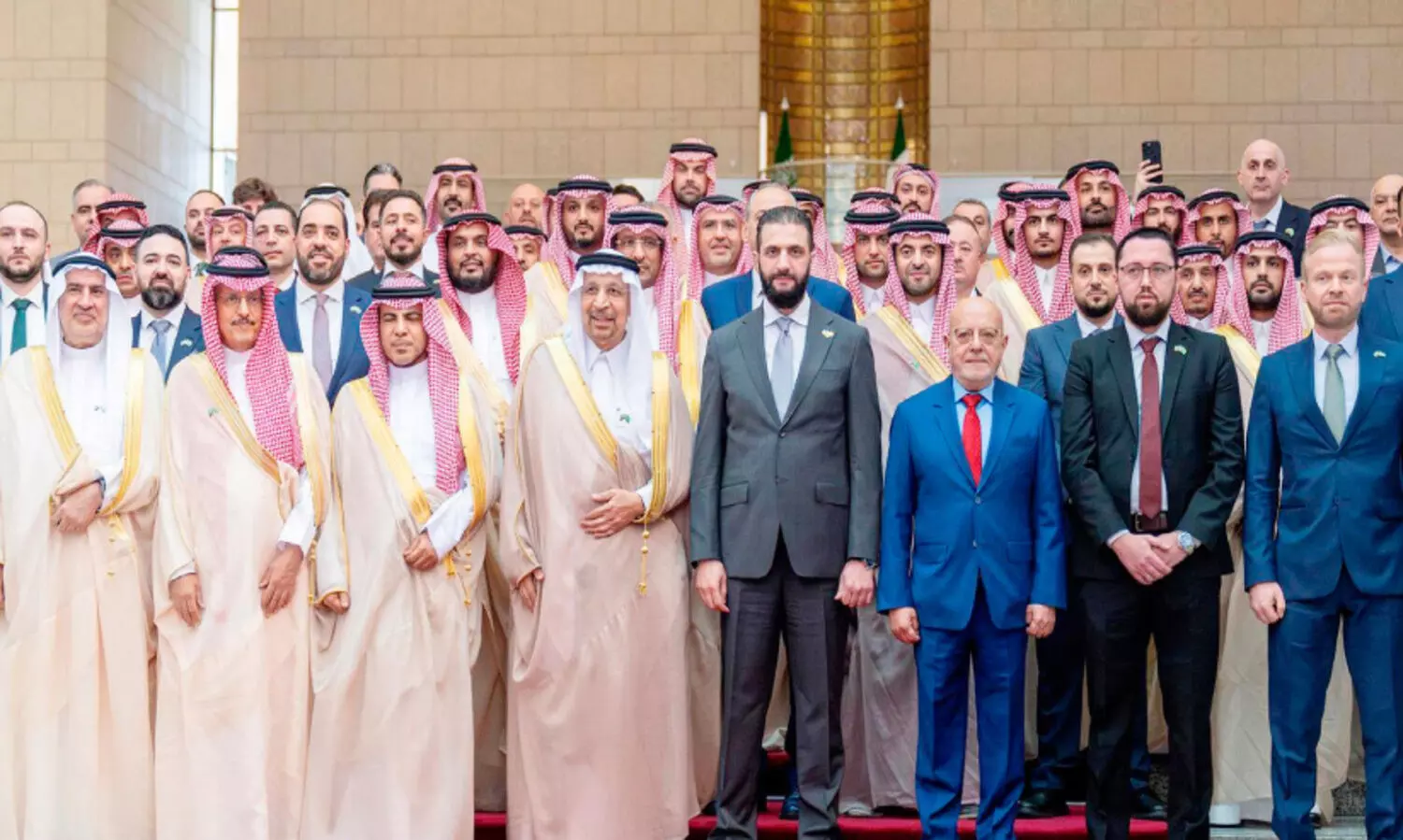 സൗ​ദി-​സി​റി​യ​ൻ നി​ക്ഷേ​പ ഫോ​റത്തിന് തുടക്കം; 2,400 കോ​ടി റി​യാ​ലി​ന്റെ 47 വാ​ണി​ജ്യ ക​രാ​റു​ക​ൾ ഒ​പ്പി​ട്ടു