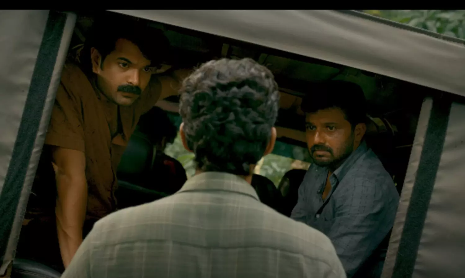 ആ രാത്രി എന്താണ് സംഭവിച്ചത്‍? വനത്തിന്‍റെ നിഗൂഡതയും രാത്രിയുടെ തീവ്രതയും; ‘മീശ’യുടെ ട്രെയിലർ പുറത്ത്