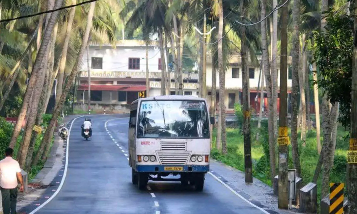 യാത്ര സൗജന്യമാക്കിയാൽ കൊച്ചിയിലും തിരുവനന്തപുരത്തും 40 % വനിതകൾ ബസുകളിലേക്ക് മാറുമെന്ന് റിപ്പോർട്ട്