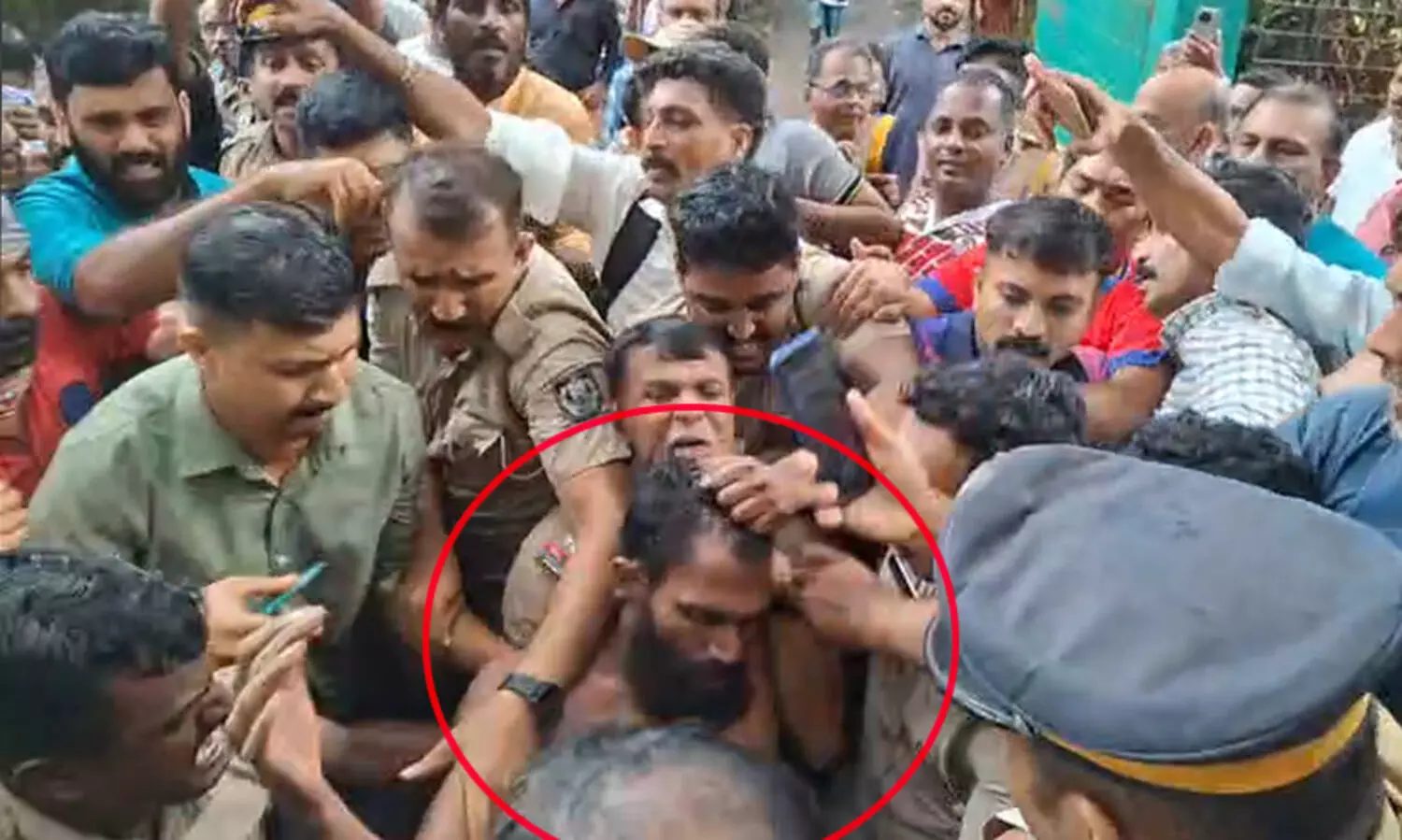 ‘കിണറ്റിൽ കിടന്ന് ഗോവിന്ദച്ചാമി തീരുമാനമെടുത്തു: പിണറായി സഖാവ് ഉള്ളിടത്തോളം കാലം താൻ മേലാൽ ജയിൽ ചാടില്ല...’ -​ട്രോളുമായി അബിൻ വർക്കി