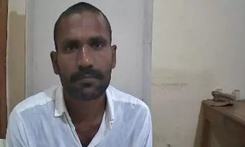 ഈ മുഖം ഓർത്തുവെക്കുക..!; സി 46 ജയിൽവേഷം, ഒരുകൈ മാത്രം; ജയിൽ ചാടിയ ഗോവിന്ദച്ചാമിക്കായി വ്യാപക തിരച്ചിൽ, വിവരം ലഭിക്കുന്നവർ 9446899506 നമ്പറിൽ അറിയിക്കുക