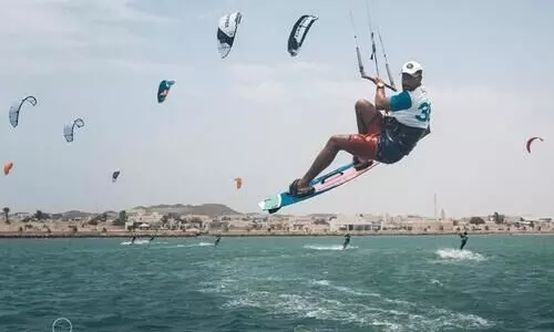 ടൂറിസം മേഖലക്ക് കരത്തേകി ഒമാൻ കൈറ്റ് ഫെസ്റ്റിവലിന് തിരശീലവീണു ടൂറിസം മേഖലക്ക് കരത്തേകി ഒമാൻ കൈറ്റ് ഫെസ്റ്റിവലിന് തിരശീലവീണു