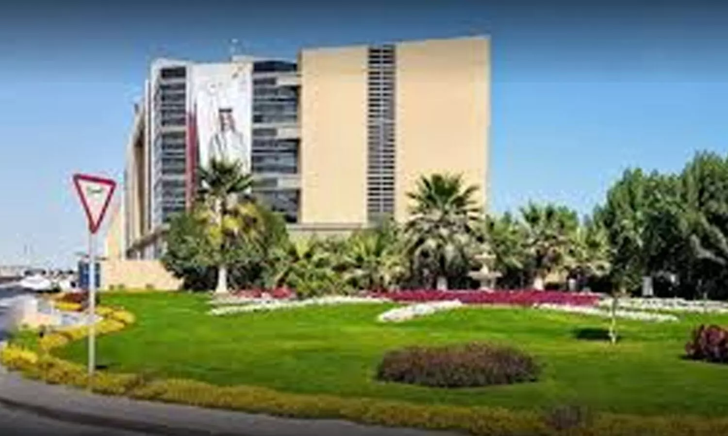 അ​ൽ വ​ക്റ മു​നി​സി​പ്പാ​ലി​റ്റി​യി​ൽ ഭ​ക്ഷ്യ​സു​ര​ക്ഷ പ​രി​ശോ​ധ​ന; ഉ​പ​യോ​ഗ​ശൂ​ന്യ​മാ​യ 115 കി​ലോ ഭ​ക്ഷ്യ​വ​സ്തു​ക്ക​ൾ ന​ശി​പ്പി​ച്ചു