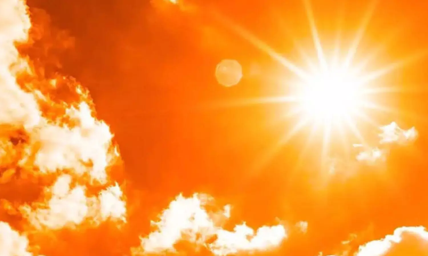 കനത്ത ചൂട് തുടരുന്നു.. ഉരുകി വിയർത്ത് ജനം