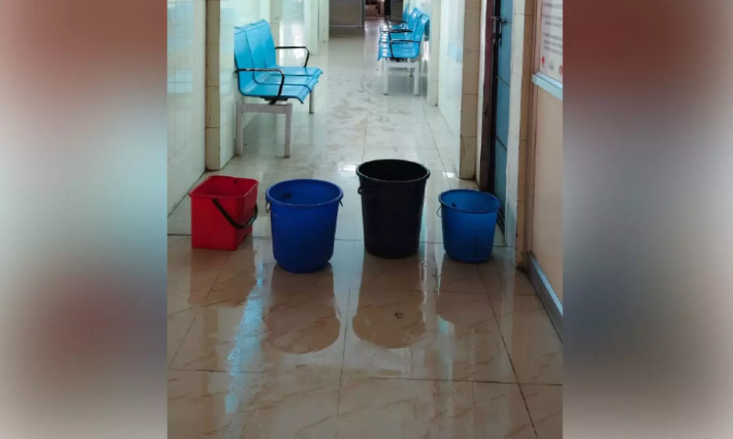 ആശുപത്രിയിൽ ചോർച്ച രൂക്ഷം; ആന്റിനേറ്റൽ വാർഡിലെ രോഗികളെ മാറ്റി