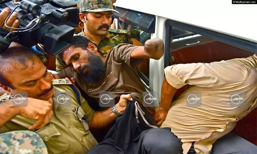 കണ്ണൂർ ജയിലിൽ കഞ്ചാവും മദ്യവും സുലഭം, ജയിൽച്ചാട്ടം സഹതടവുകാർക്ക് അറിയാമായിരുന്നുവെന്നും ഗോവിന്ദച്ചാമിയുടെ മൊഴി