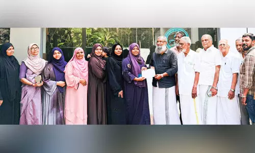 തി​രു​വ​ന​ന്ത​പു​രം സി.​എ​ച്ച് സെ​ന്റ​റി​ന് റി​യാ​ദ് വ​നി​ത കെ.​എം.​സി.​സി​യു​ടെ സ​ഹാ​യം