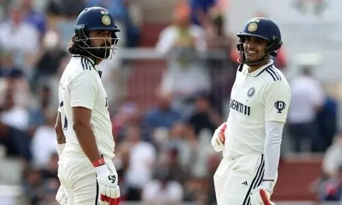 അർധ സെഞ്ച്വറി പിന്നിട്ട് രാഹുലും ഗില്ലും; ഓ​ൾ​ഡ് ട്രാ​ഫോ​ഡി​ൽ ഇ​ന്ത്യ പൊ​രു​തു​ന്നു