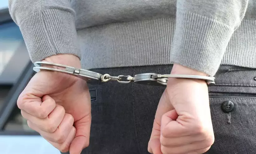 ബംഗളൂരുവിൽ തോക്കിൻ മുനയിൽ ജ്വല്ലറി കൊള്ളയടിച്ചു