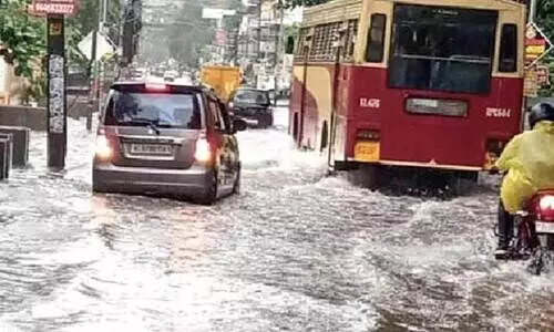 സംസ്ഥാനത്ത് അതിതീവ്രമഴ തുടരും; ഇന്ന് മൂന്ന് ജില്ലകളിൽ റെഡ് അലർട്ട്