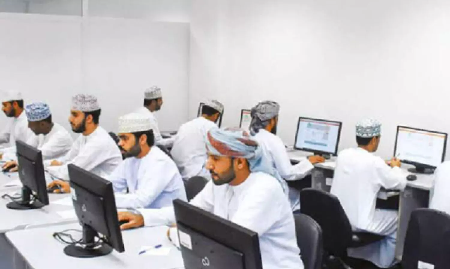 സ്വ​കാ​ര്യ​മേ​ഖ​ല​യി​ലെ പ്ര​ക​ട​നം; ഒ​മാ​നി​ക​ൾ​ക്ക് ആ​നു​കാ​ലി​ക അ​ല​വ​ന്‍സ്