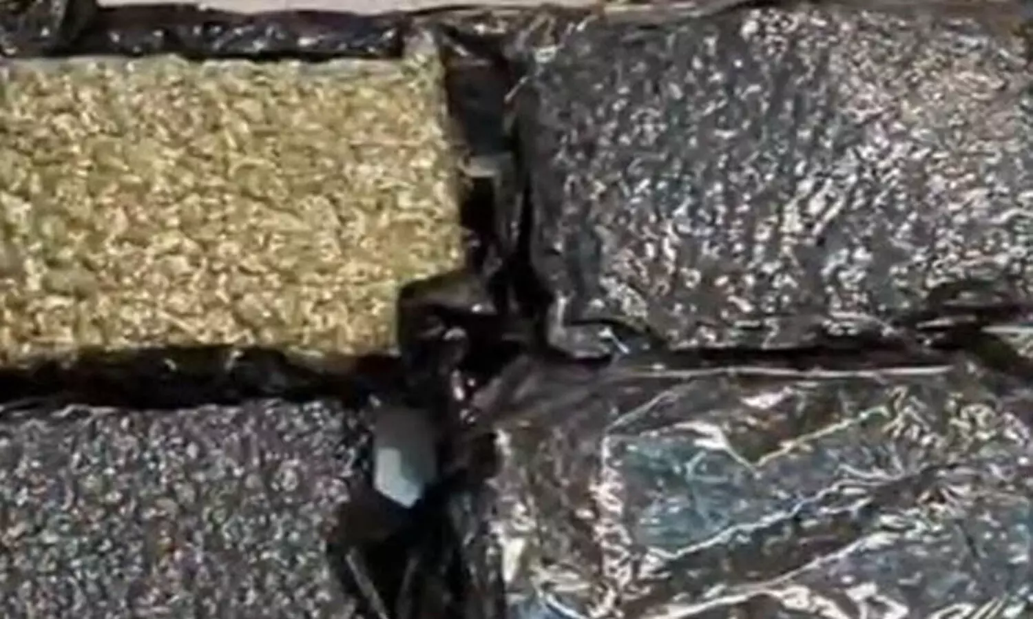 കഞ്ചാവുമായി സലാല വിമാനത്താവളത്തിൽ  ഇന്ത്യക്കാരൻ പിടിയിൽ