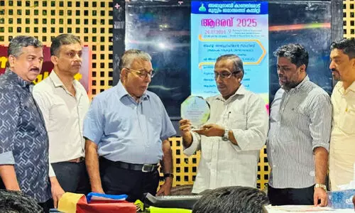 കാ​ഞ്ഞി​രോ​ട്​ മു​സ്​​ലിം ജ​മാ​അ​ത്ത്​ ക​മ്മി​റ്റി ആ​ദ​രി​ച്ചു