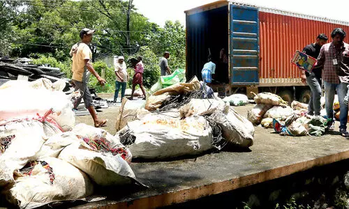 ജി.എസ്​.ടി വെട്ടിച്ച്​ വ്യാജരേഖകളുമായി ഇ-മാലിന്യം കടത്തിയത്​ പിടികൂടി