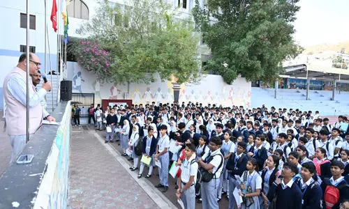 ഇ​ന്ത്യ​ൻ സ്കൂ​ളു​ക​ൾ തു​റ​ക്കു​ന്നു...