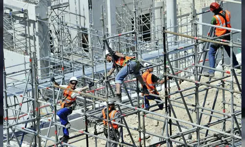 കാലാവധി കഴിഞ്ഞ വിസ പിഴകൂടാതെ പുതുക്കാനുള്ള സമയപരിധി ഡിസംബർ 31 വരെ നീട്ടി