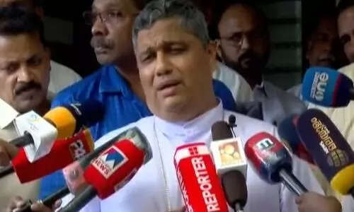 കന്യാസ്ത്രീകളെ അക്രമിച്ചവർ ഭരണകൂടത്തിന്റെ ഭാഗമാണോയെന്ന് ഇപ്പോൾ പറയാനാവില്ല, ഈ രാജ്യത്ത് ന്യൂനപക്ഷങ്ങൾ സുരക്ഷിതരല്ലെന്ന് വരുത്തി തീർക്കാൻ ആരൊക്കെയോ ശ്രമിക്കുന്നു; ബിഷപ്പ് ജോസഫ് പാംപ്ലാനി