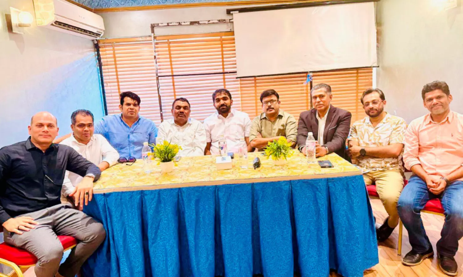 നി​മി​ഷ​പ്രി​യ മോ​ച​നം; ചാ​ണ്ടി ഉ​മ്മ​ൻ എം.​എ​ൽ.​എ റ​ഹീം സ​ഹാ​യ സ​മി​തി​യു​മാ​യി കൂ​ടി​ക്കാ​ഴ്ച ന​ട​ത്തി