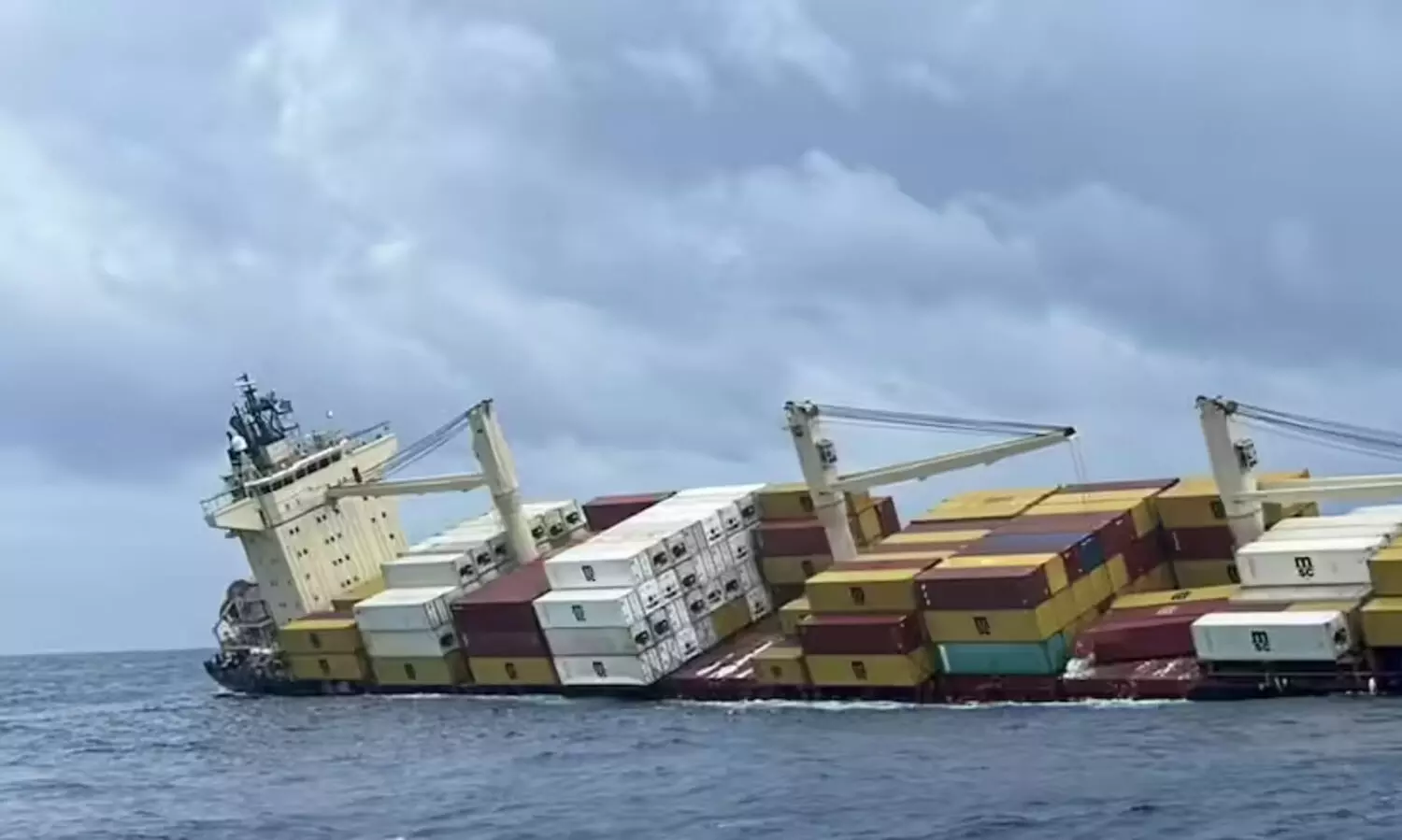 കപ്പലപകടം കടലിൽ സൃഷ്ടിച്ചത്​ ഗുരുതര പ്രത്യാഘാതങ്ങൾ