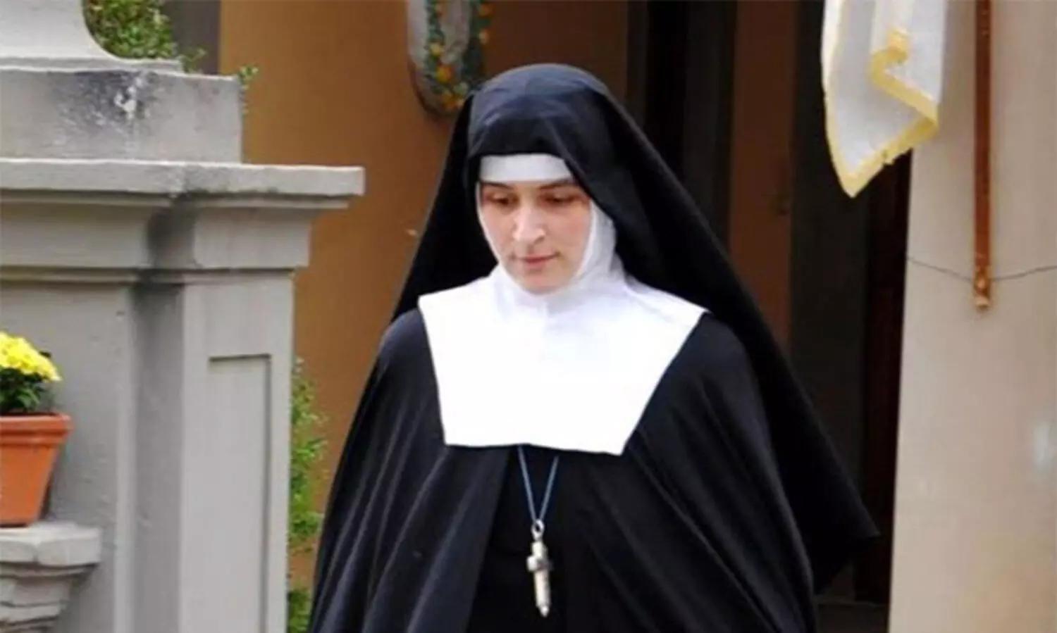 ബജ്റംഗ്ദളിന് മലയാളി കന്യാസ്ത്രീയുടെ തുറന്നെഴുത്ത്: ‘ഞങ്ങളുടെ കൈയിൽ മാരകായുധമല്ല, കൊന്തയും ബൈബിളും; ദൈവിക നാമം ആക്രോശിച്ച് അപരനെ കൊല്ലാൻ തുനിഞ്ഞിറങ്ങാറില്ല’