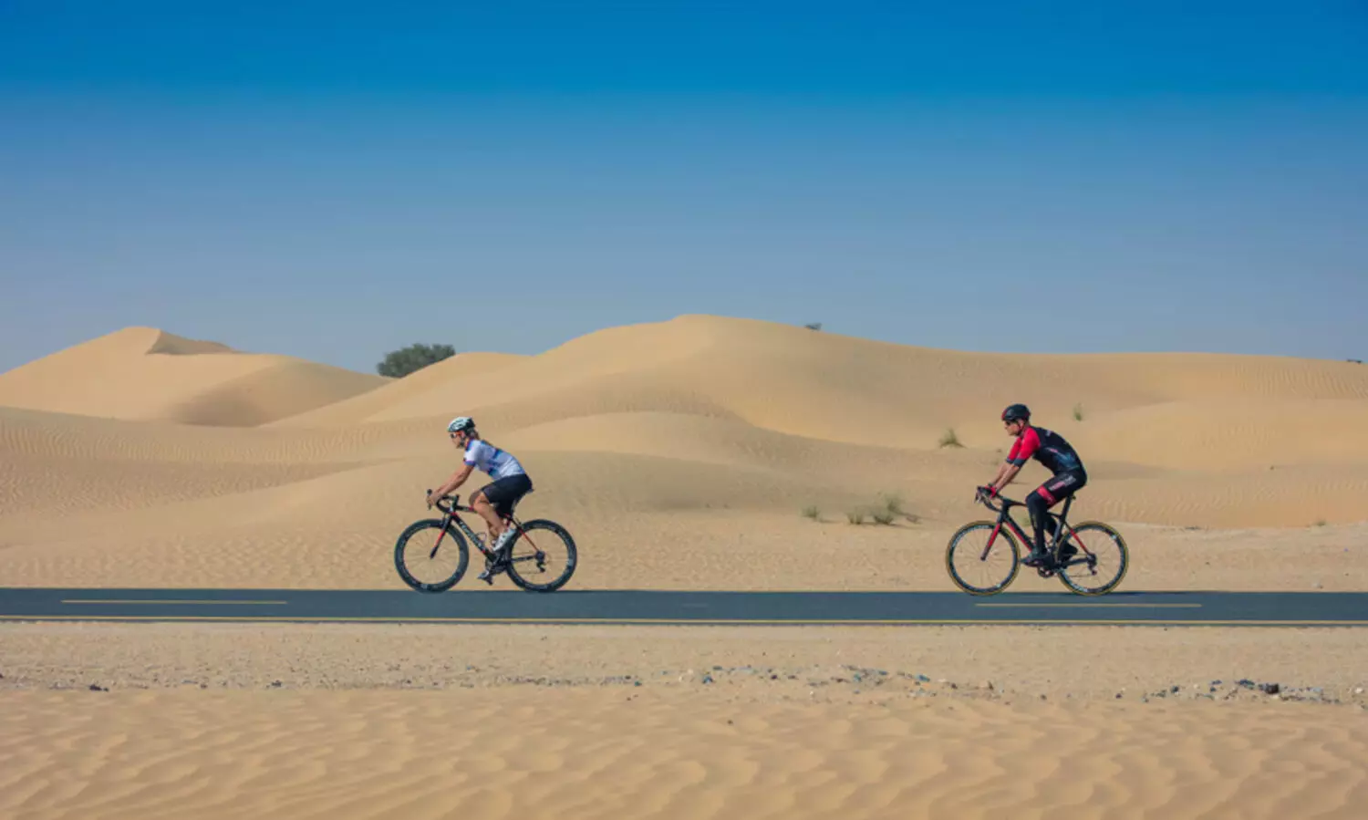 സൈ​ക്കി​ൾ യാ​ത്ര​ക്കാ​ർ​ക്ക് റോ​ഡ് സു​ര​ക്ഷ കാ​മ്പ​യി​നു​മാ​യി ആ​ഭ്യ​ന്ത​ര മ​ന്ത്രാ​ല​യം