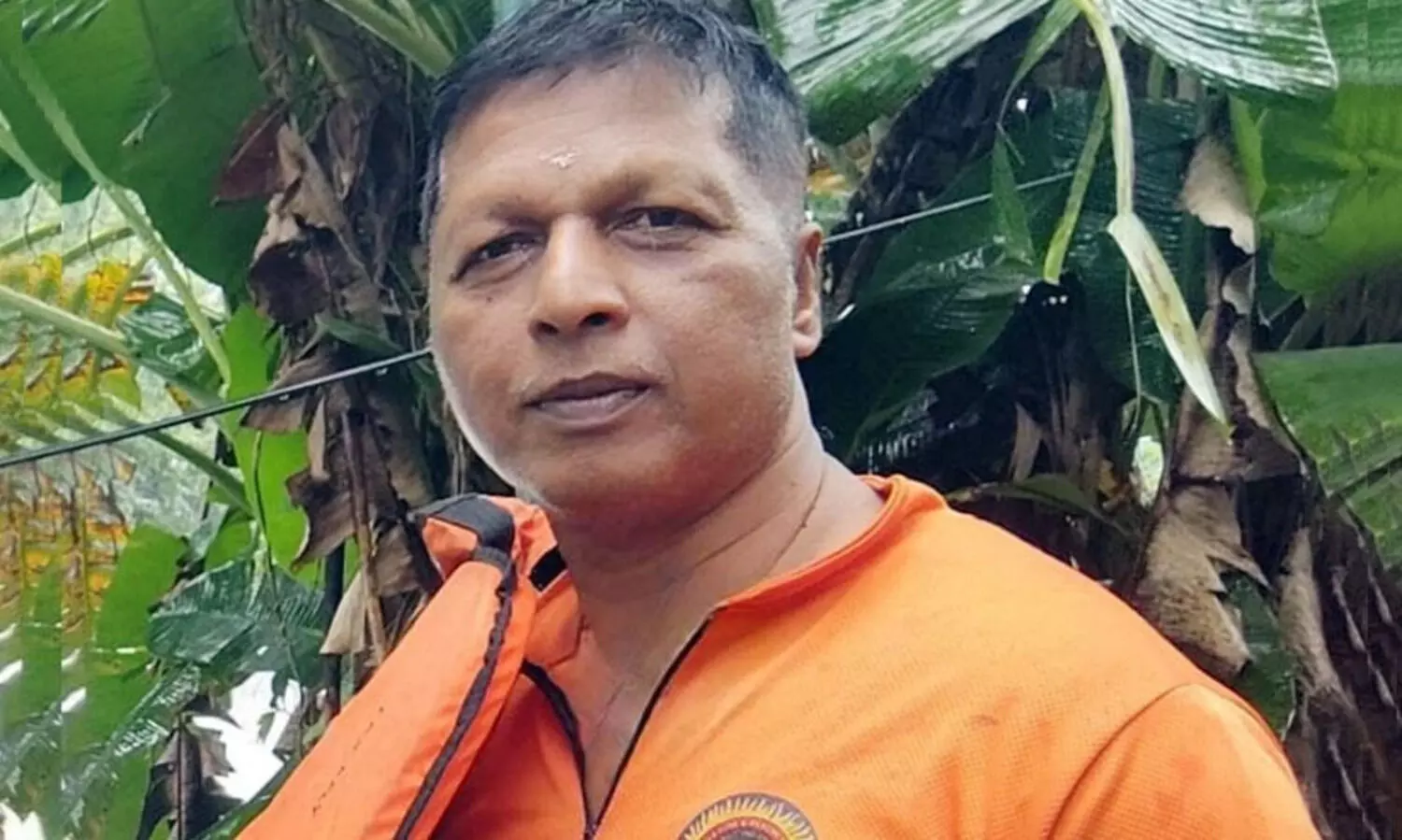 മുണ്ടക്കയത്ത് വൈദ്യുതി പോസ്റ്റ് ഒടിഞ്ഞുവീണ് ഫയർഫോഴ്സ് ഉദ്യോഗസ്ഥന് ദാരുണാന്ത്യം