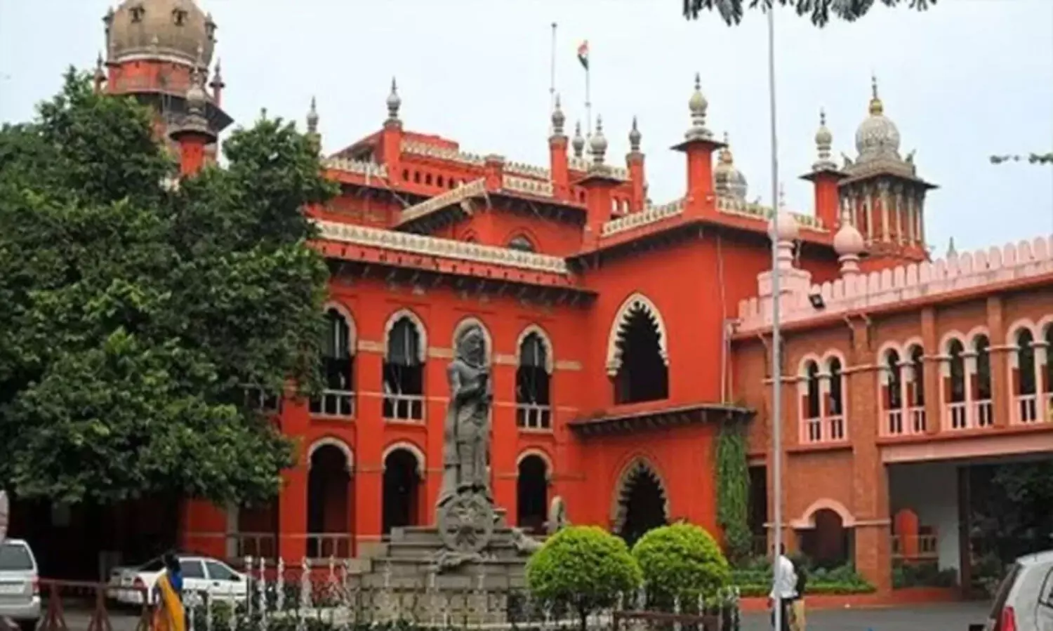 യുട്യൂബറുടെ പരാതിയിൽ  സി.ബി.ഐ അന്വഷണം നിഷേധിച്ച മദ്രാസ് ഹൈക്കോടതി നടപടിക്കെതിരെ സു​പ്രീം കോടതി നോട്ടീസയച്ചു