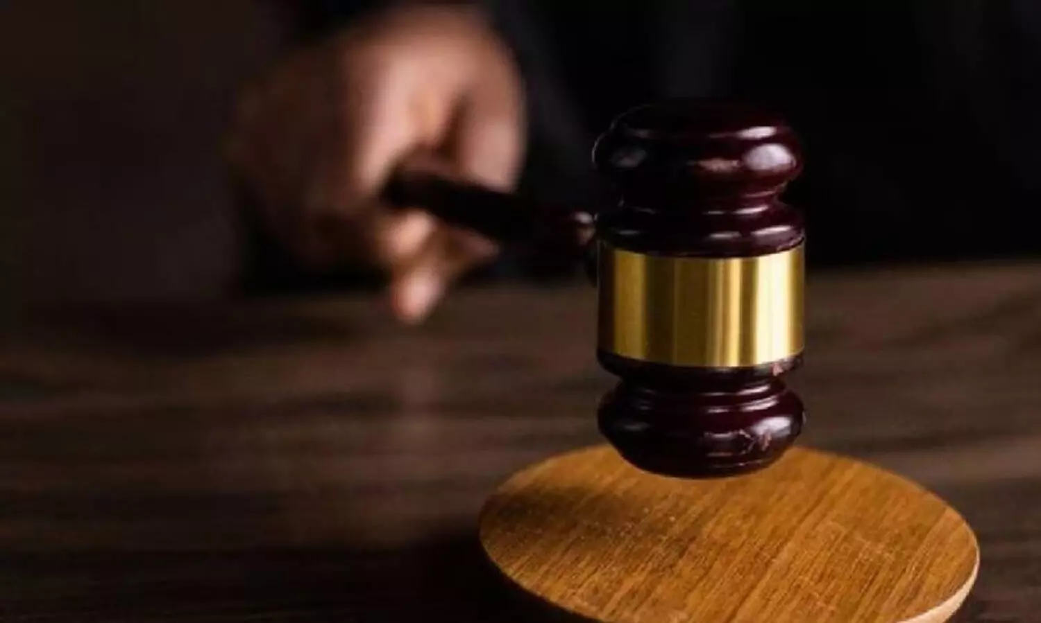 കമ്പനിയുടെ വിവരം ചോർത്തി: ഉടമയ്ക്ക് ജീവനക്കാരി 50,000 ദിർഹം നൽകാൻ വിധി