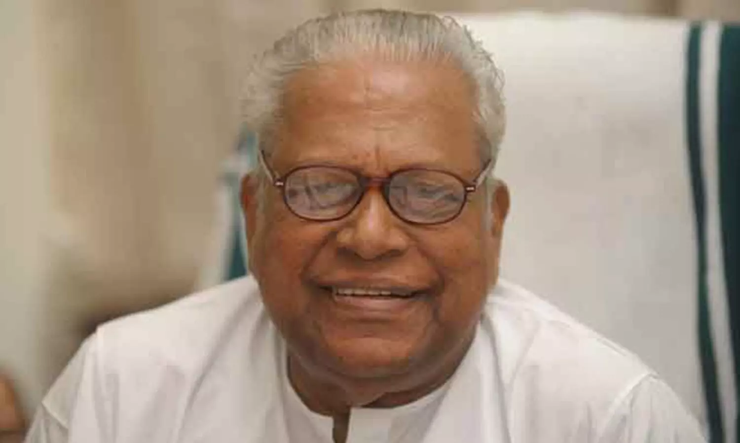 വി.എസിനെതിരെ മോശം പരാമർശം: ഹയർ സെക്കൻഡറി അധ്യാപകന്​ സസ്​പെൻഷൻ