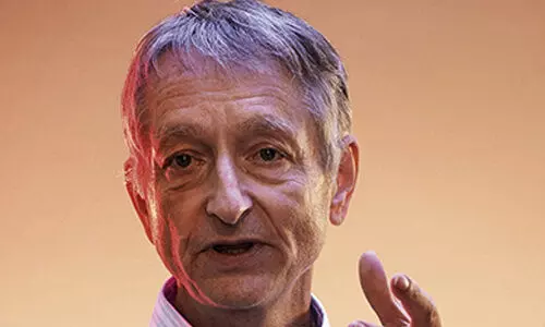 ‘‘എ.​ഐ അ​പ​ക​ടം എ​ല്ലാ​വ​രും മ​റ​ച്ചു​വെ​ക്കു​ന്നു’’ മു​ന്ന​റി​യി​പ്പു​മാ​യി എ.​ഐ ‘ഗോ​ഡ്ഫാ​ദ​ർ’