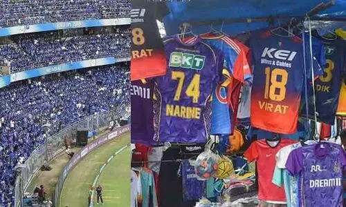 വാംഖഡെ സ്റ്റേഡിയത്തിൽ കള്ളൻ കയറി; അടിച്ചുമാറ്റിയത് 6.5 ലക്ഷത്തിന്റെ ഐ.പി.എൽ ജഴ്സികൾ