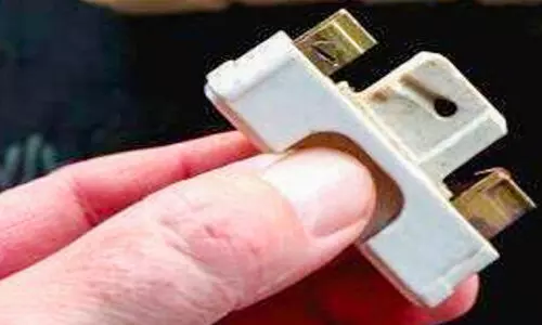 നാ​ട്ട​കം സോ​ണ​ൽ ഓ​ഫി​സി​ലെ ഫ്യൂ​സ് വീ​ണ്ടും ഊ​രി കെ.​എ​സ്.​ഇ​.ബി