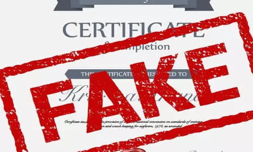 വ്യാജ എൻജിനീയറിങ് സർട്ടിഫിക്കറ്റ് ഉപയോഗിച്ച് ജോലിക്ക് കയറി; പിടിക്കപ്പെട്ടപ്പോൾ രക്ഷപ്പെടാൻ ശ്രമിച്ച യുവാവ് വിമാനത്താവളത്തിൽ അറസ്റ്റിൽ