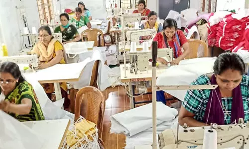 തുണിസഞ്ചിയിൽ വിജയംതുന്നി പെണ്‍കൂട്ടായ്മ