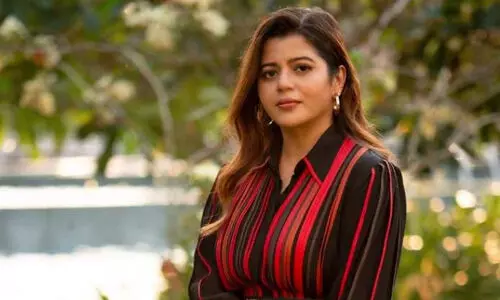 ചെറിയ മകനുള്ളതുകൊണ്ടാണ് പ്രതികരിക്കാതിരുന്നത്; നിരന്തരം അപമാനിക്കുന്ന യുവതിയുടെ ചിത്രം പങ്കുവെച്ച് സുപ്രിയ മേനോൻ