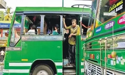 ചര്ച്ച പരാജയപ്പെട്ടു; സ്വകാര്യ ബസുടമകള് അനിശ്ചിതകാല പണിമുടക്ക് സമരത്തിലേക്ക് ചര്ച്ച പരാജയപ്പെട്ടു; സ്വകാര്യ ബസുടമകള് അനിശ്ചിതകാല പണിമുടക്ക് സമരത്തിലേക്ക്