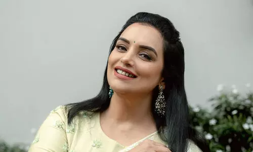 അമ്മ തെരഞ്ഞെടുപ്പ്: ശ്വേത മേനോന്​ സാധ്യതയേറി; ന​ട​ൻ ജ​ഗ​ദീ​ഷും ര​വീ​ന്ദ്ര​നും പി​ൻ​മാ​റു​ന്നു