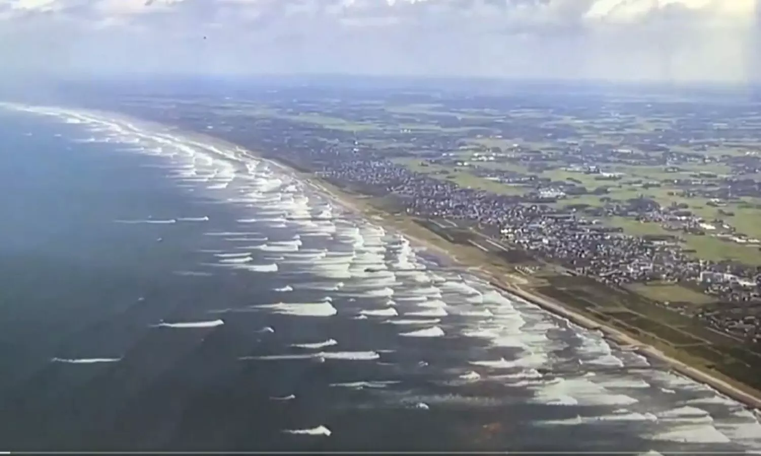 രേഖപ്പെടുത്തപ്പെട്ട ആറാമത്തെ വലിയ ഭൂചലനം; ജപ്പാനിലും റഷ്യയിലും സൂനാമിത്തിരകൾ, യു.എസിലും മുന്നറിയിപ്പ്