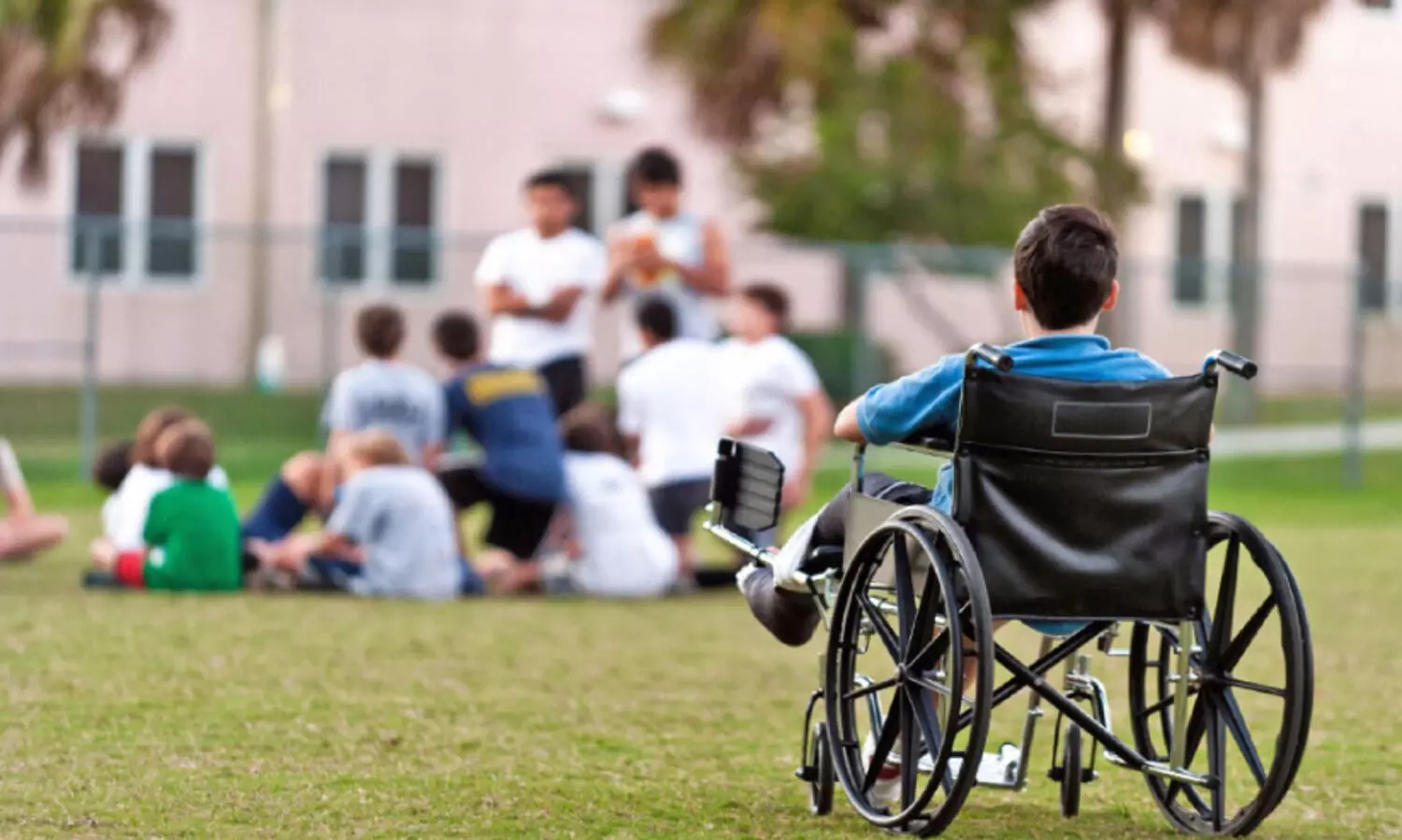 മു​തി​ർ​ന്ന പൗ​ര​ന്മാ​ർ​ക്കും ഭി​ന്ന​ശേ​ഷി​ക്കാ​ർ​ക്കും നീ​തി​ന്യാ​യ സേ​വ​ന​ങ്ങ​ൾ എ​ളു​പ്പ​മാ​ക്കും