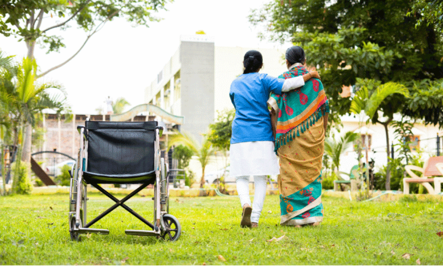 ‘തണുപ്പ് കാലത്ത് മുത്തശ്ശനും മുത്തശ്ശിക്കും കൂടുതൽ ശ്രദ്ധ നൽകാറുണ്ടോ?’ -മഴക്കാലത്ത് കിടപ്പുരോഗീ പരിചരണത്തിൽ ശ്രദ്ധിക്കേണ്ട കാര്യങ്ങളിതാ