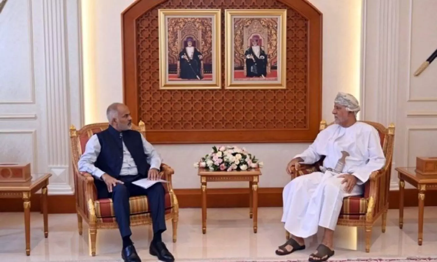 ഒമാൻ ഉപപ്രധാനമന്ത്രിയുമായി ഇന്ത്യൻ സ്ഥാനപതി കൂടിക്കാഴ്ച നടത്തി